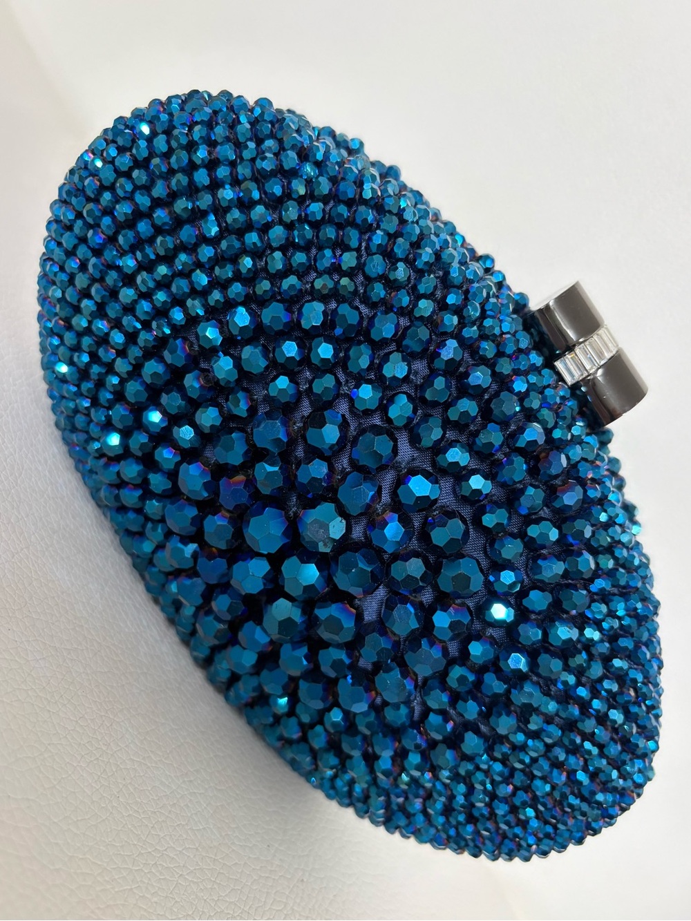 Sondra Roberts Turquoise Beaded Oval Evening Clutch with Chain - Picture 2 of 5